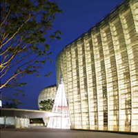 国立新美術館