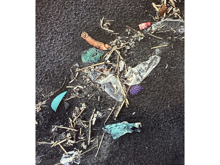 東松照明　Plastics Kujukuri Beach, Chiba　1987-89 (Printed in 1996)