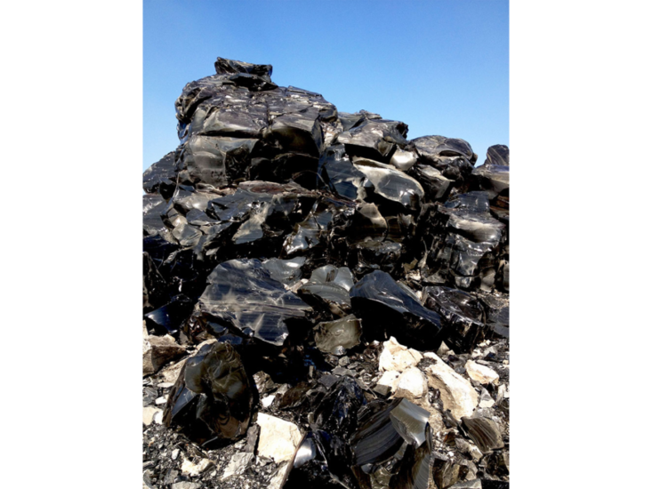 大宮エリー　"Obsidian Mountain"　2012