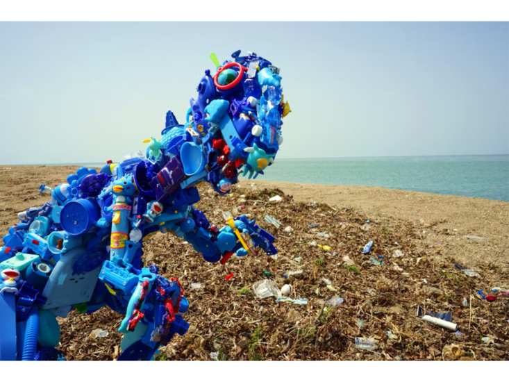 藤浩志　ToySaurus- 1200B Araya ashore 1804　2018