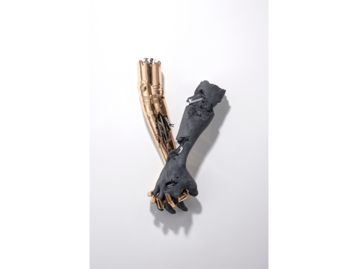 Danel Arsham x 空山基　Untiled_holding hands (bronze)　2019