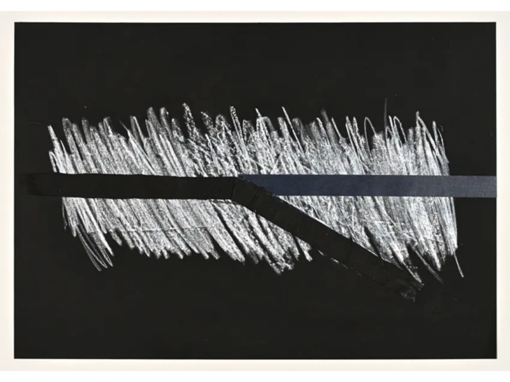 菅木志雄　はがれた中央　1974