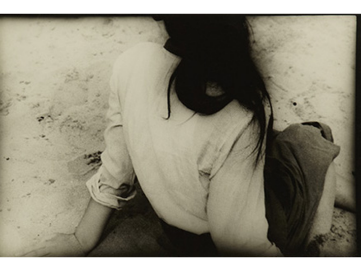 鈴木清　砂浜のアジマ［女］。釜山　1986