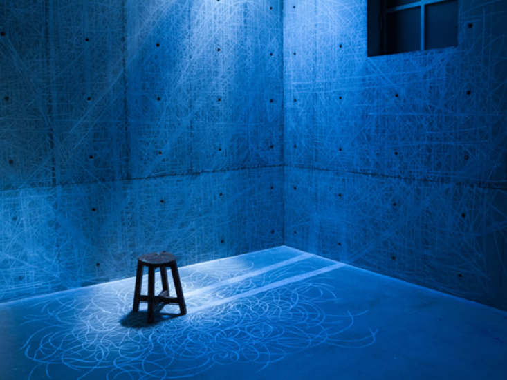 石田尚志　燃える椅子　2013