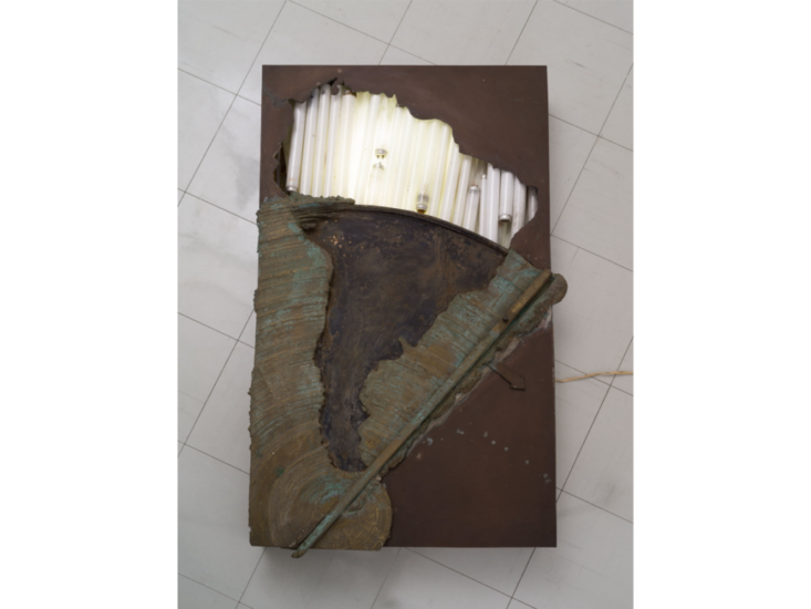 須賀啓　消し棒つきライトあるいはパタゴニアの電圧