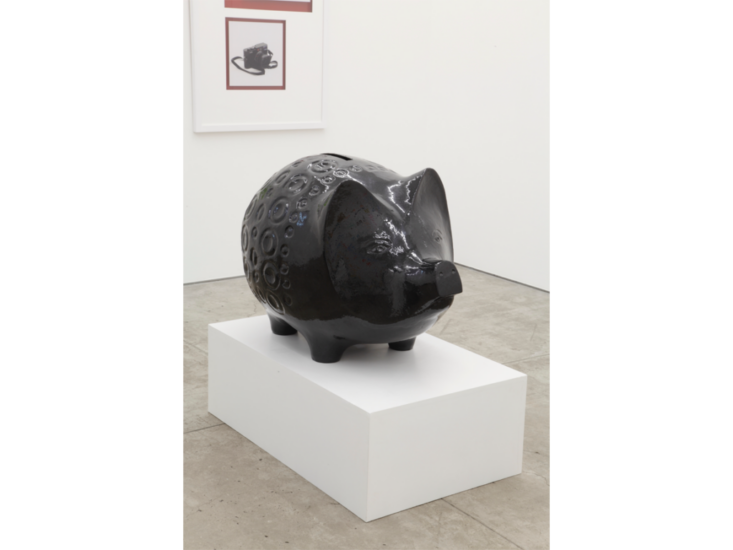 Jonathan Monk　Pig (black)　2010