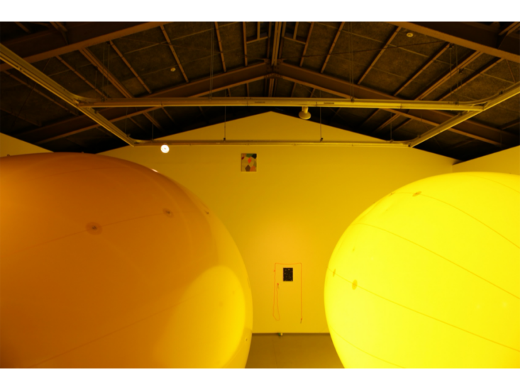 Installation view from “Hiroshi Sugito, Jun Aoki: needle and thread”　Tomio Koyama Gallery, Tokyo　2011