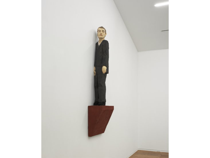Stephan Balkenhol　wall sculpture (man in grey suit)　2011