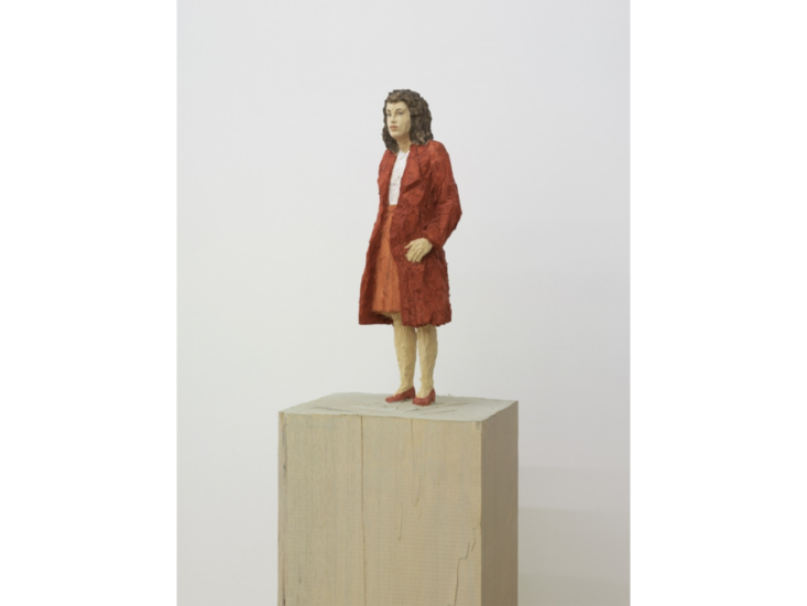 Stephan Balkenhol　column figure (woman in red coat)　2011